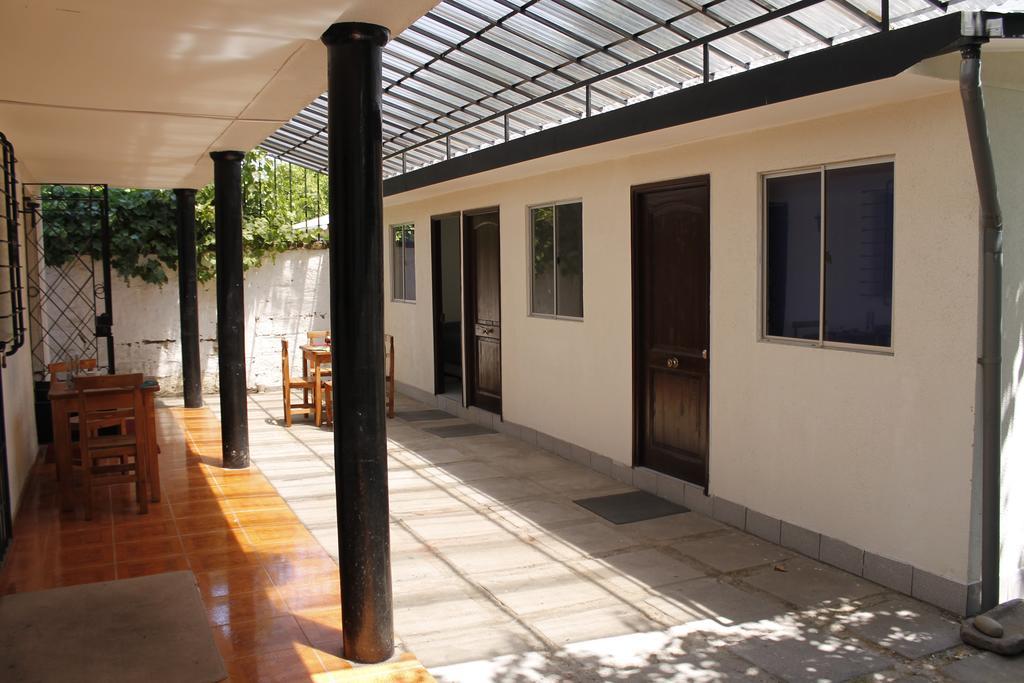 Casa De Academicos Hotel Santiago Exterior photo